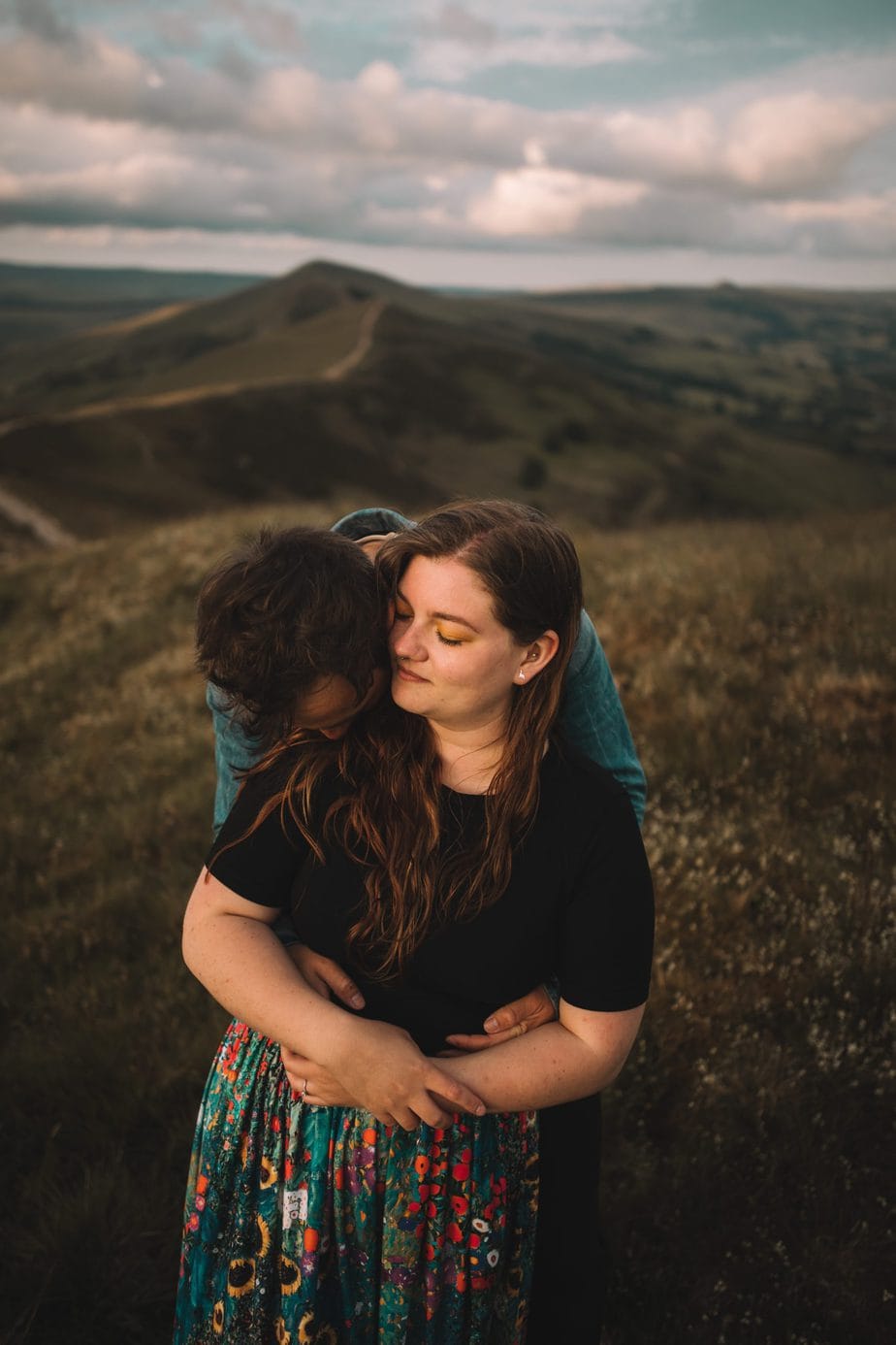 man tor couple photography